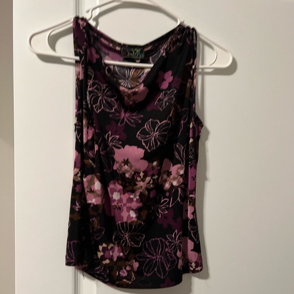 Flower Top - Picture 2 of 3